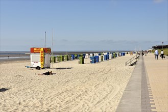 Promenade and beach chairs on the south beach