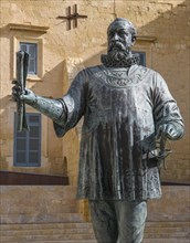 Close-up of bronze statue of Jean Parisot de la Valette