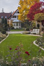 Villa with autumnal garden and pavilion in Bad Woerishofen