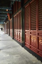 Building doors in the Confucius Temple