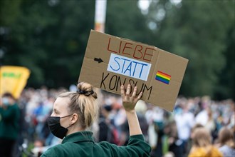 Climate strike with Friday for future in Nuremberg. Kick-off rally Woerder Wiese
