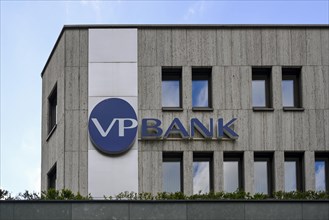 Building and logo VP Bank