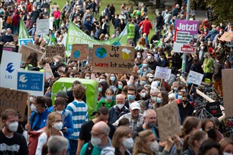 Climate strike with Friday for future in Nuremberg. Kick-off rally Woerder Wiese
