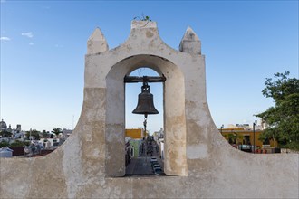Bell on Puerta de Tierra gate