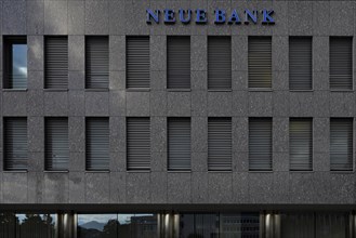 Building and lettering Neue Bank
