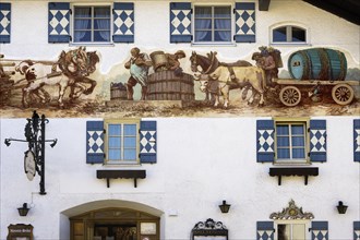 Facade with Lueftlmalerei