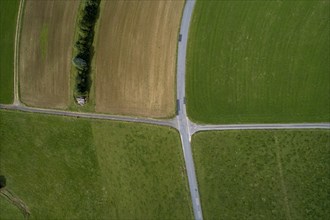 Crossing of field roads