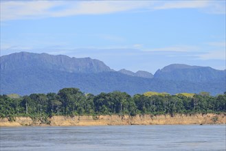 Fractured clay bank of the Rio Alto Beni