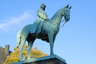 Equestrian statue of William the Great