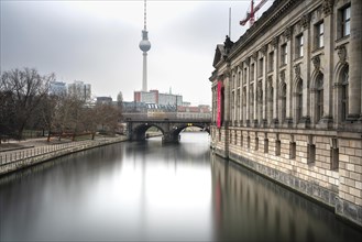 Long exposure of the Spree at the Bode Museum
