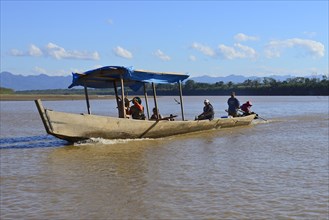 Longboat on the Rio Alto Beni