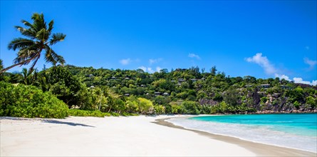 Petite Anse beach with granite rocks