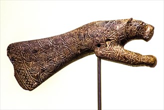 End handle of a sceptre in the shape of a panther