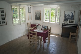 Disc table in the museum at the East-West Peace Church