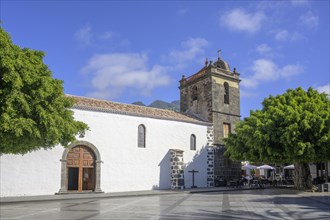 Church in the Plaza de Espana
