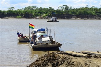 Simple ferry across the Rio Mamore