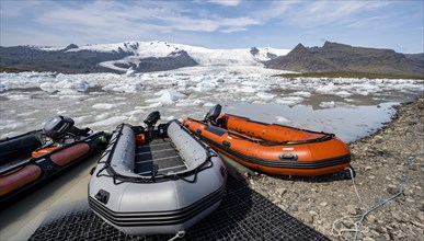 Excursion boats at the Fjallsarlon ice lagoon