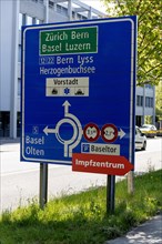 Traffic sign with temporary reference to the Corona Vaccination Centre