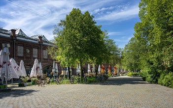 Gastronomy around Hackescher Markt station during the Lockdown