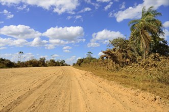 Sandy country road of the Ruta Nacional 3