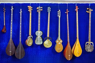 Typical Uzbek musical instruments