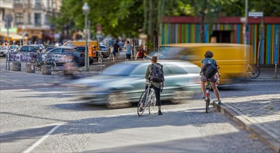 Image editing of cyclists in Berlin traffic