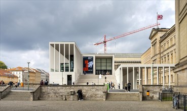Access to the newly built James Simon Gallery on Museum Island