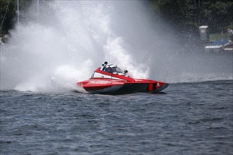 Hydroplane racing on the Saint Lawrence River