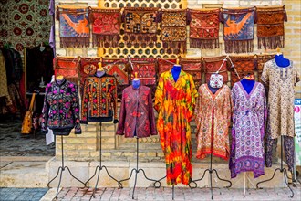 Uzbek clothes