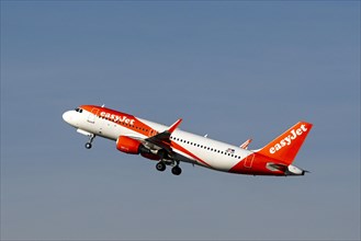 Aircraft easyJet Europe Airbus A320-200