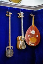 Typical Uzbek musical instruments