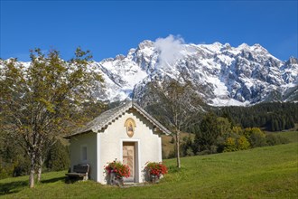 Schoenegg Chapel in autumn
