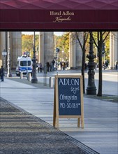 Display at the Hotel Adlon during the Corona Lockdown