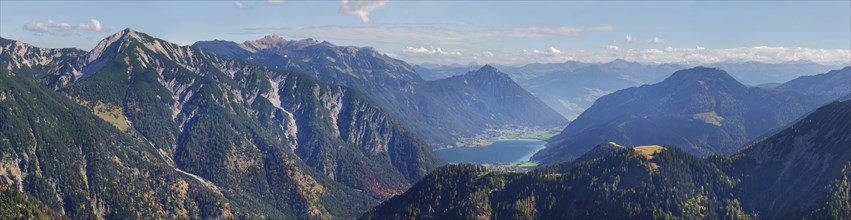 Panoramic view from the Plumsjoch into the Pletzachbach valley to Pertisau to the Achensee
