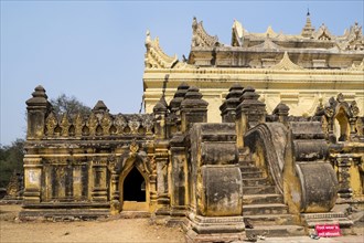 Maha Aungmye Bonzan Monastery built of bricks and stucco