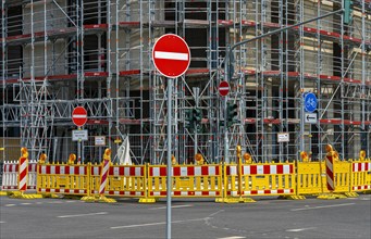 Construction site with traffic signs Durchfahrt verboten