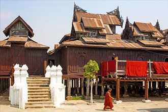 Shwe-yan-pyay Monastery