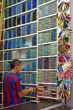 Utesilien for silk weaving at the textile souk