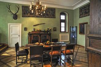 Dining room with furniture from the 16th century Tucherschloss