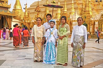 Ordination ceremony at Shwedagon Pagoda