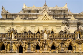 Maha Aungmye Bonzan Monastery built of bricks and stucco
