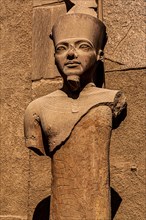 Vestibule behind the 6th pylon: Amun