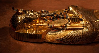 Inner coffin made of gold with inlays of glass paste and gemstones