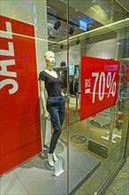 Fashion Doll and Poster Sale up to 70% at Forum Allgaeu