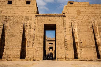 The 1st courtyard is dedicated to the military victories of Ramses III. The battles are shown in the large relief depictions