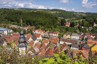 From Waischenfeld Castle to the village