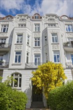 Facade of a middle-class residential building in the Hamburg district of Eppendorf