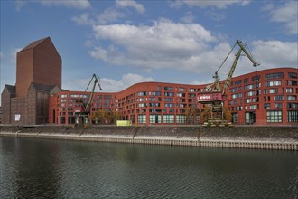 New building of the State Archive of North Rhine-Westphalia with old harbour cranes