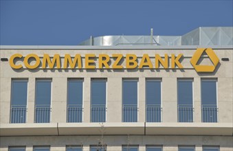 Lettering Commerzbank