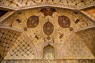 Ceiling in the entrance hall